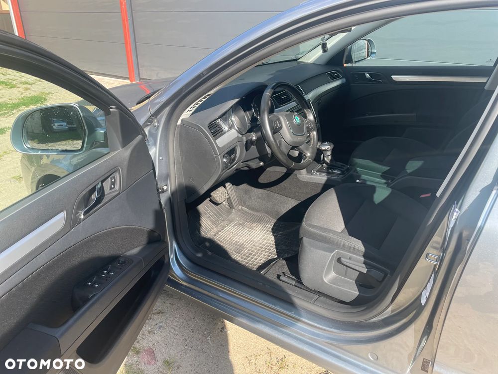 Skoda Superb 2.0 TDI Family DSG - 7