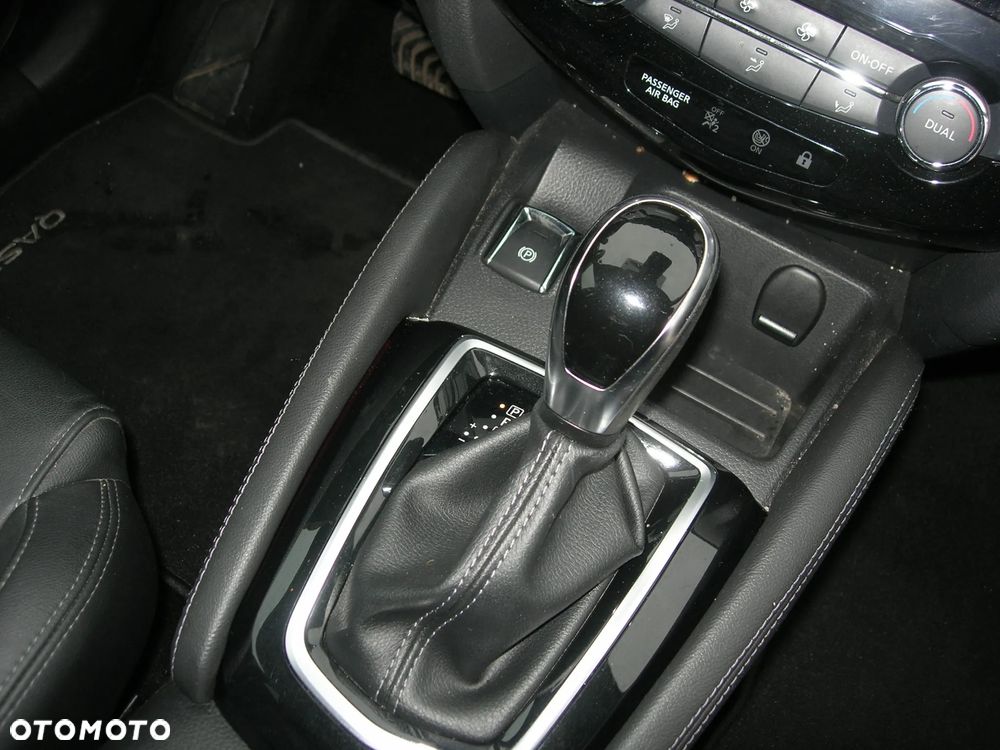 Nissan Qashqai 1.5 dCi DCT TEKNA+ - 26