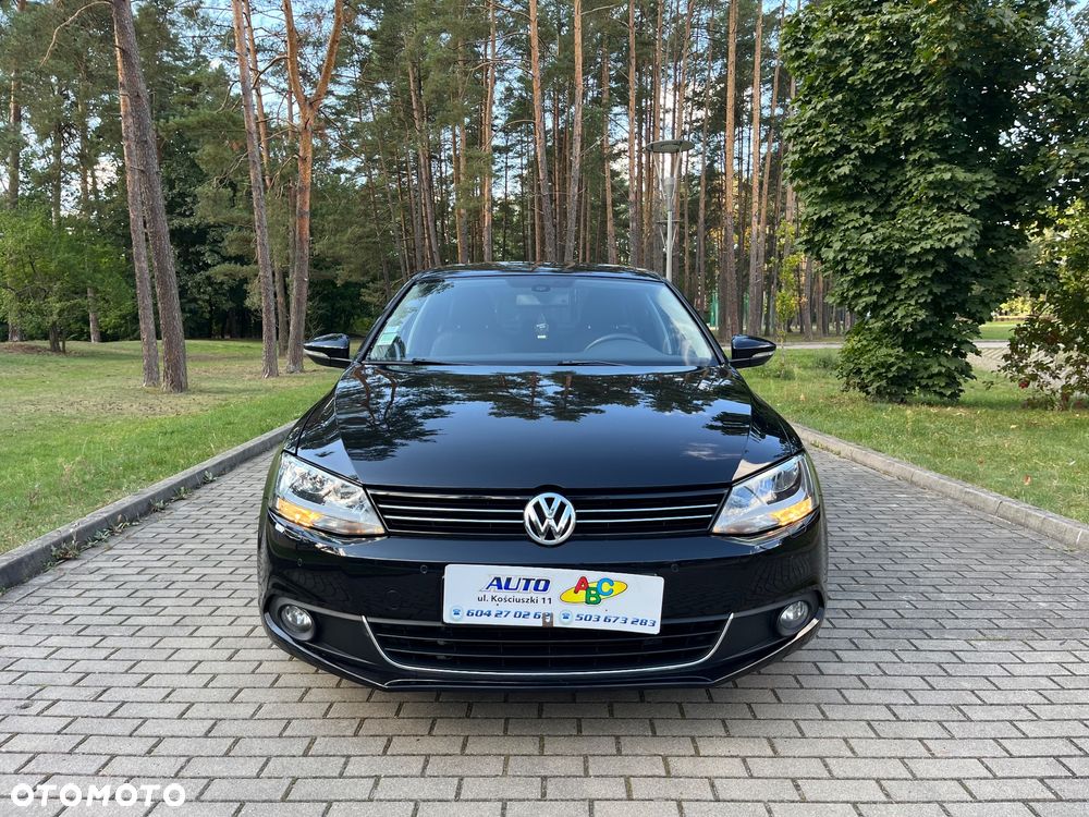 Volkswagen Jetta 2.0 TDI DPF DSG Trendline - 8