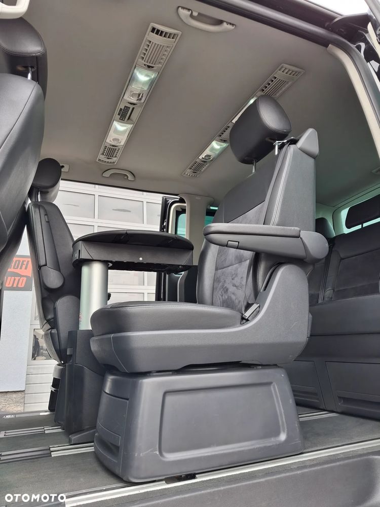 Volkswagen Multivan - 12