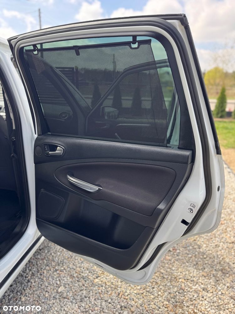 Ford S-Max 2.0 TDCi DPF Titanium X - 19