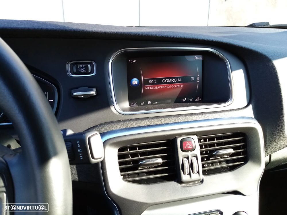 Volvo V40 D2 Inscription - 14