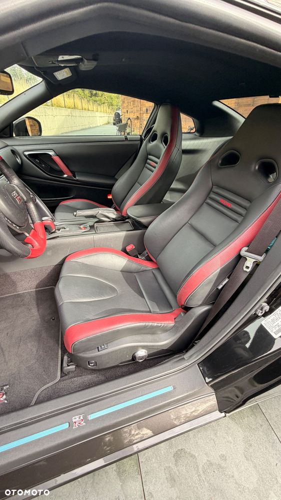 Nissan GT-R - 21