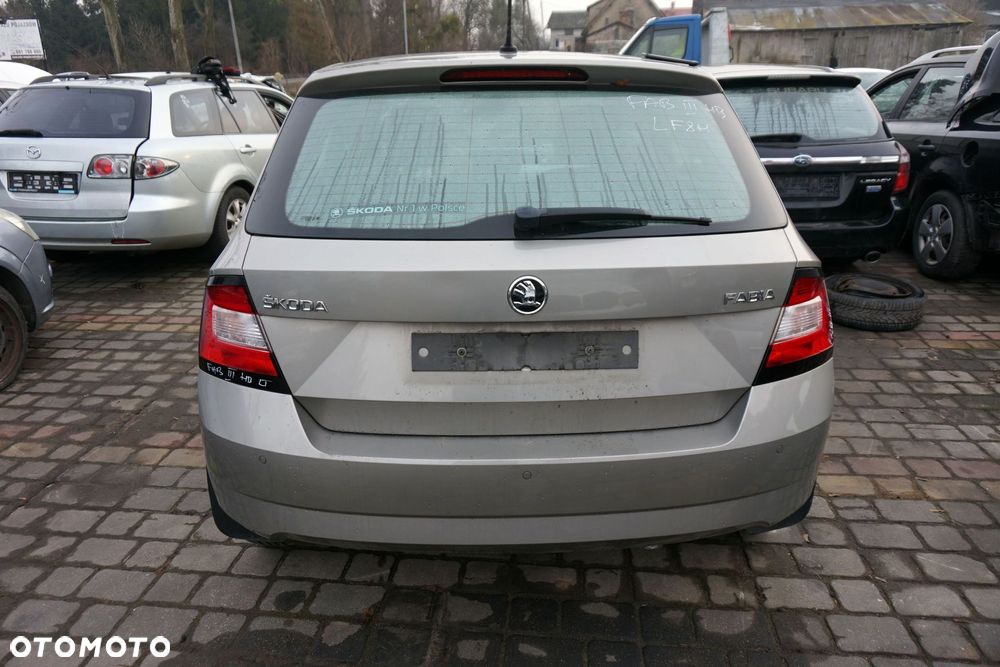 SKODA FABIA III NJ3 5D HB 2015 LF8H 1.0 12V CHYB 75KM QAE BEŻOWY na części - 4