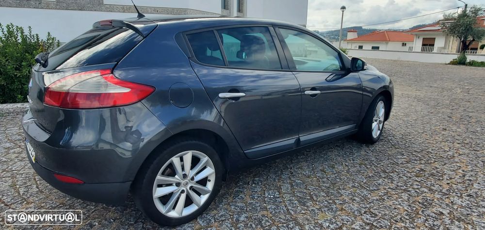 Renault Mégane 1.5 dCi Dynamique S - 2