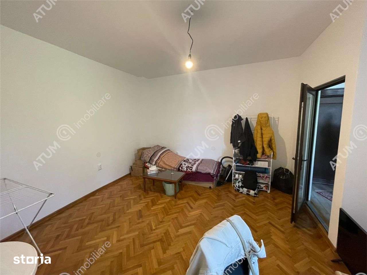 Apartament 2 camere balcon garaj curte libera zona ultracentrala Sibiu — fotografia 3