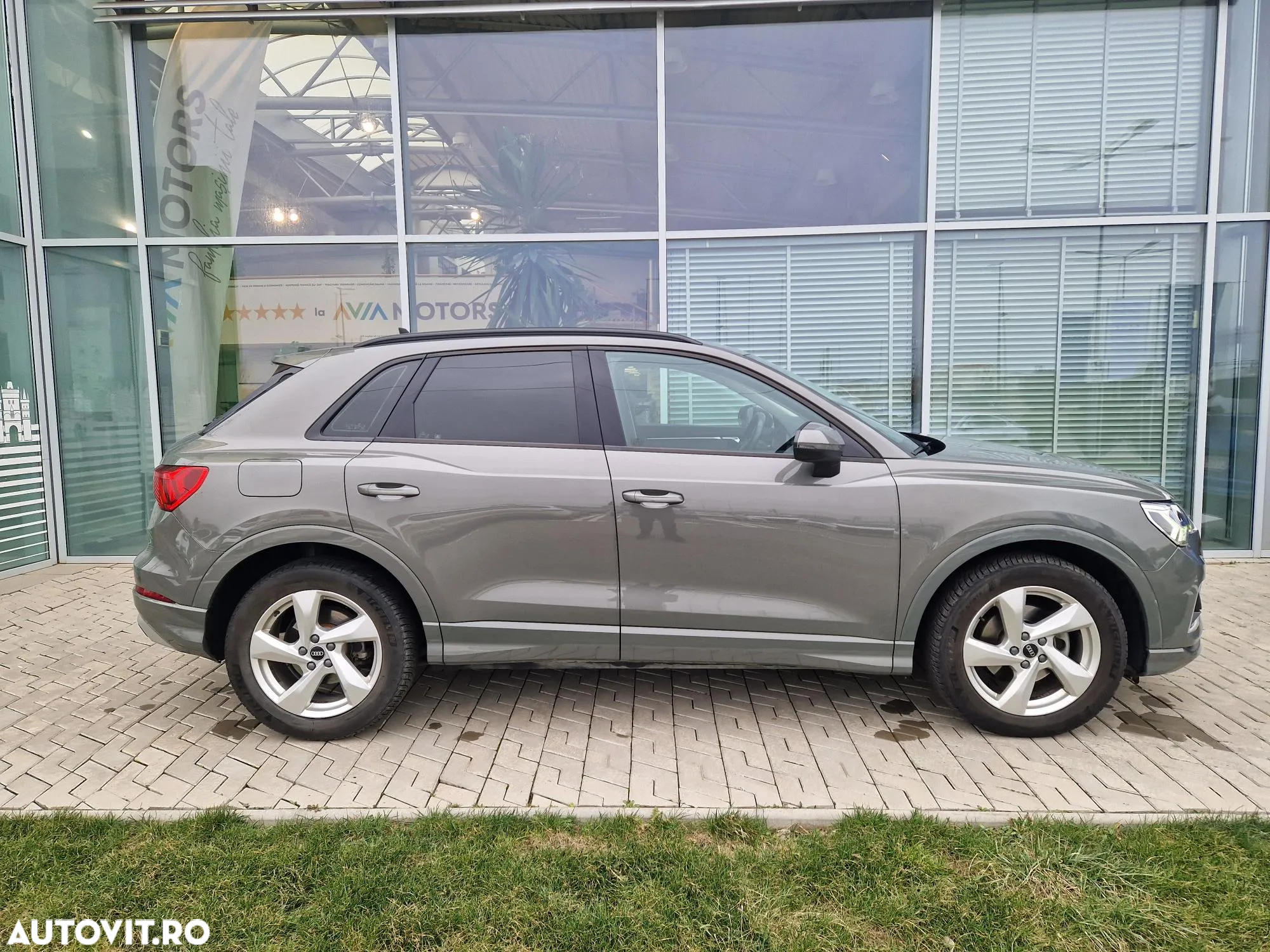 Audi Q3 2.0 35 TDI S tronic Advanced - 5