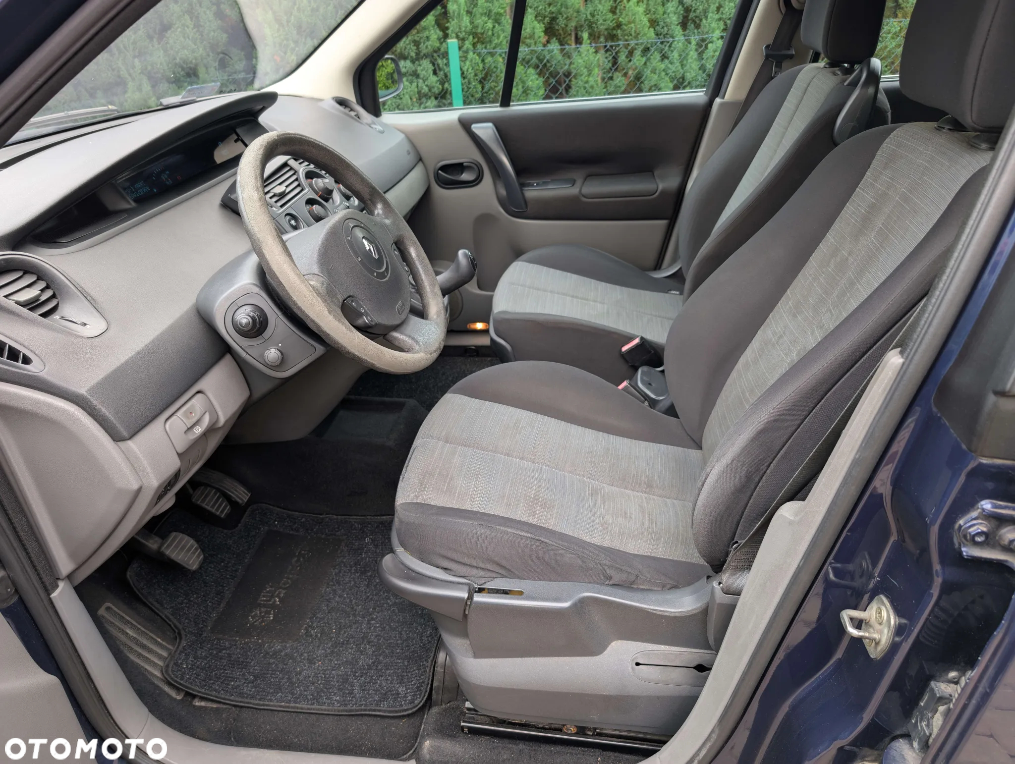 Renault Grand Scenic - 8