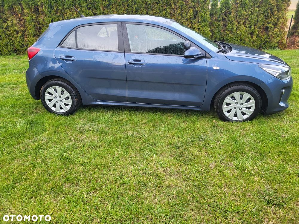 Kia Rio 1.2 L - 3