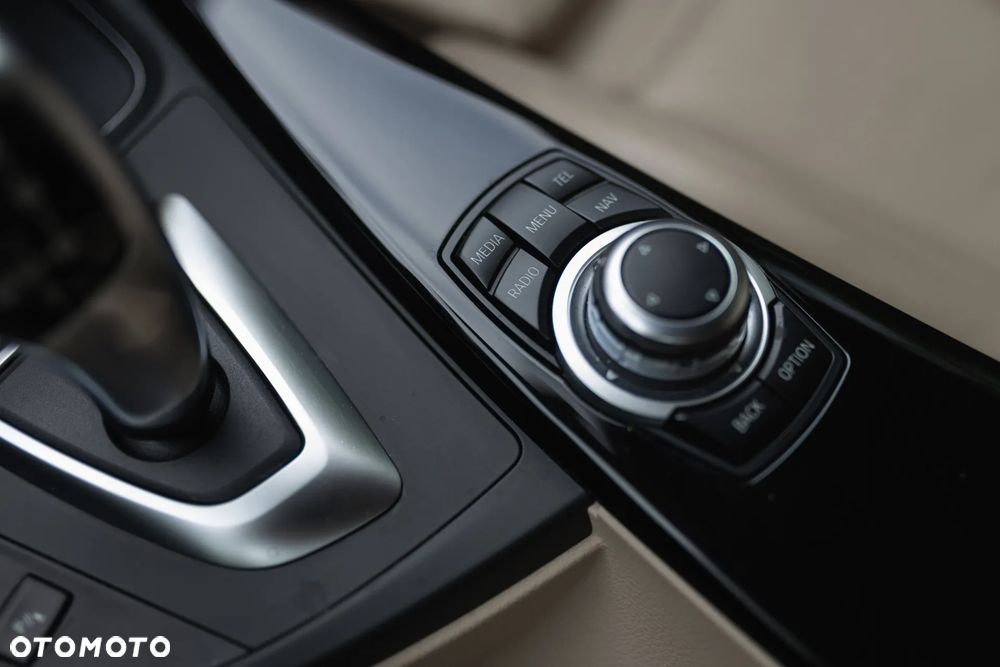 BMW 3GT 320d Sport Line - 18