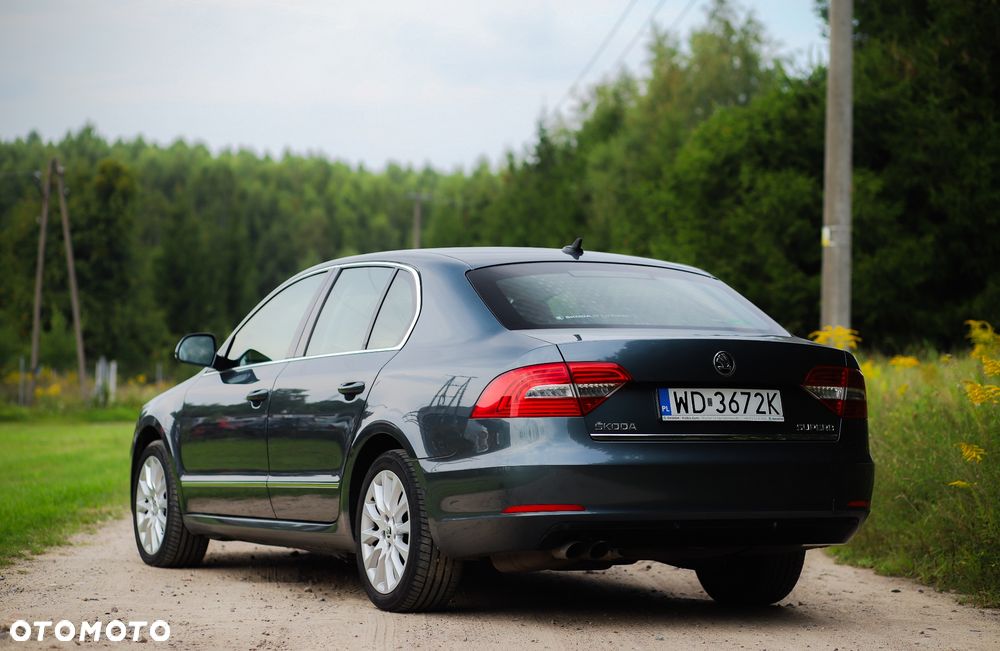 Skoda Superb 2.0 TDI Elegance DSG - 17
