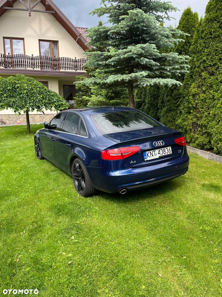 Audi A4 Limousine - 11