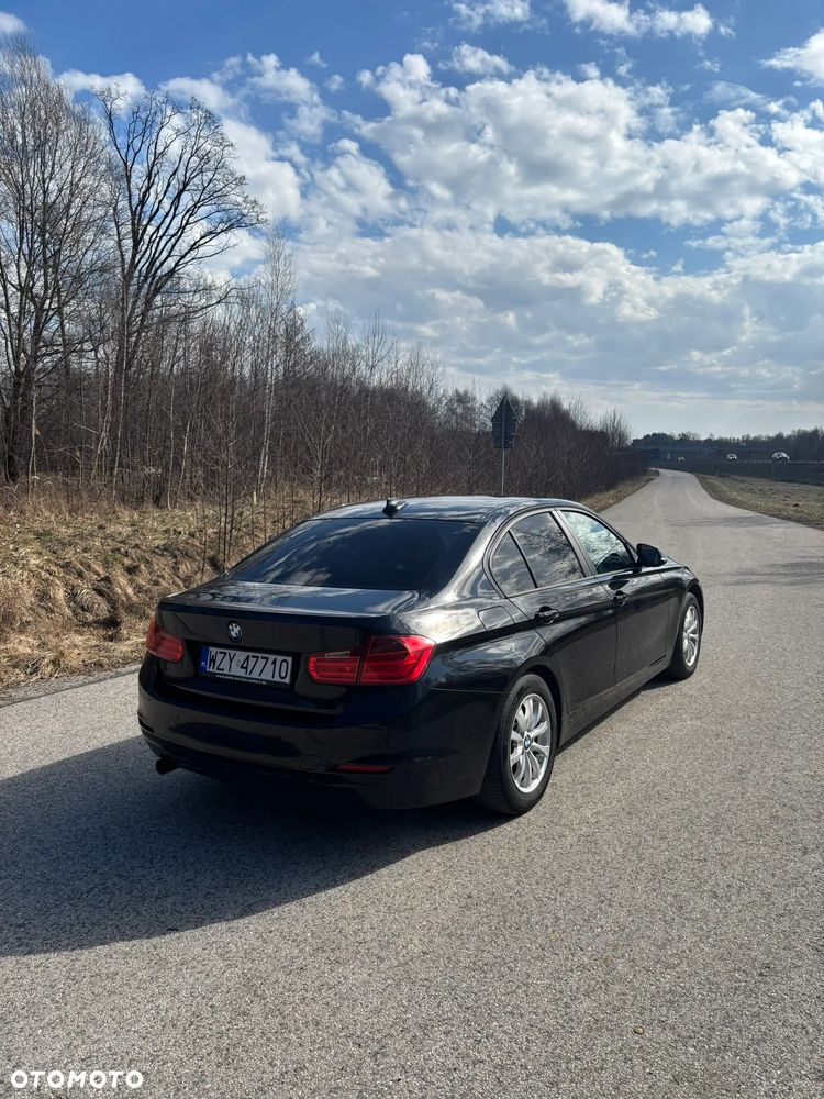 BMW Seria 3 318d - 6