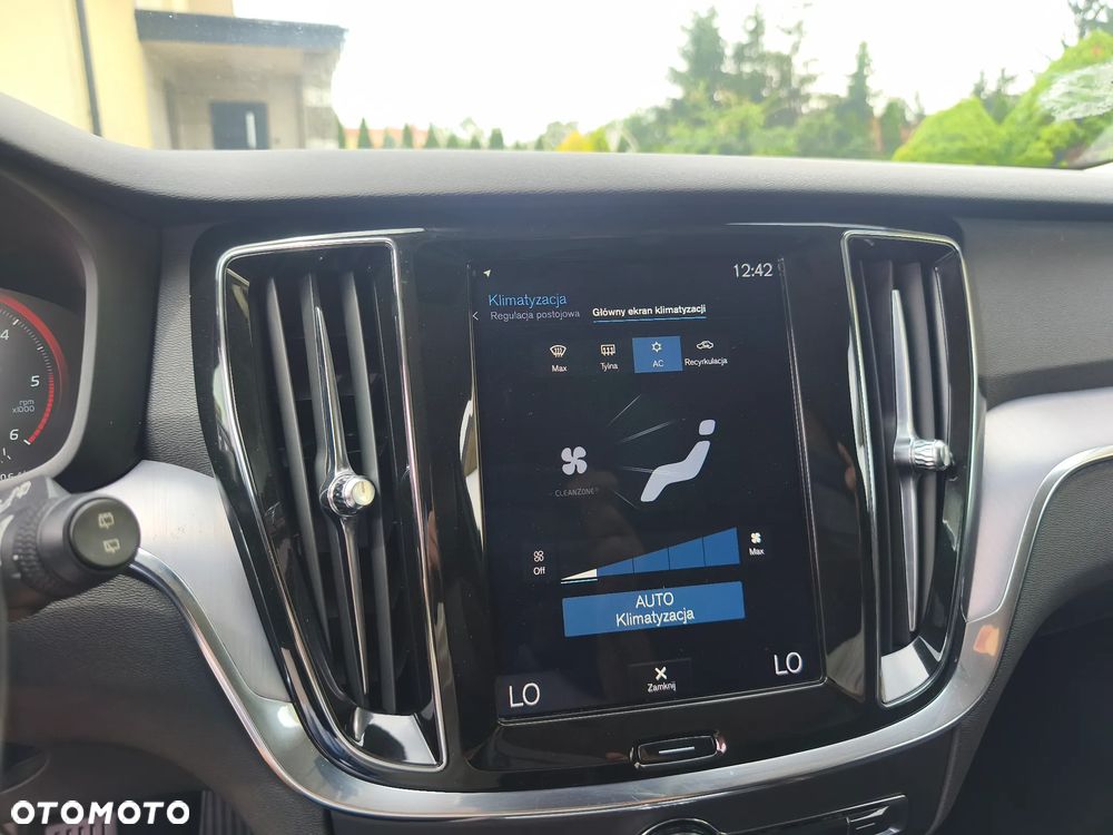 Volvo V60 D3 Momentum Core - 26