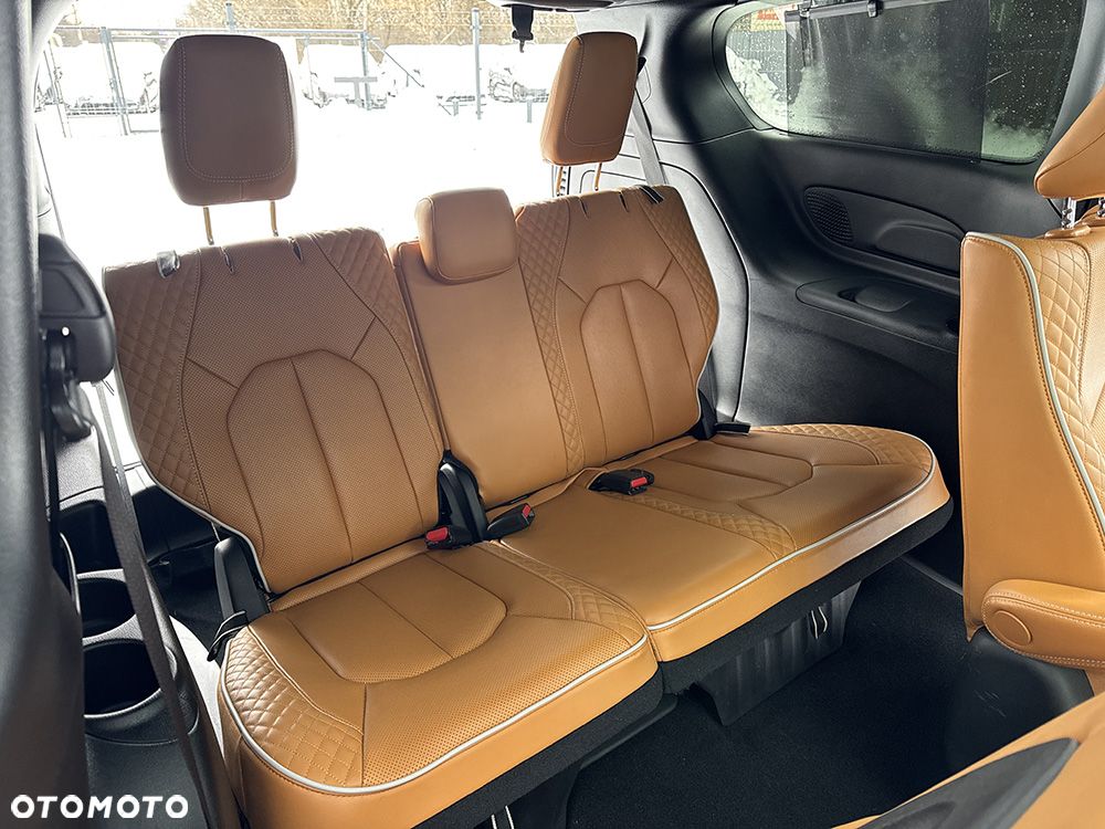 Chrysler Pacifica - 9