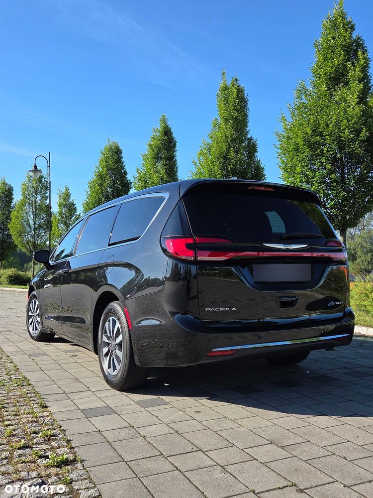 Chrysler Pacifica - 3