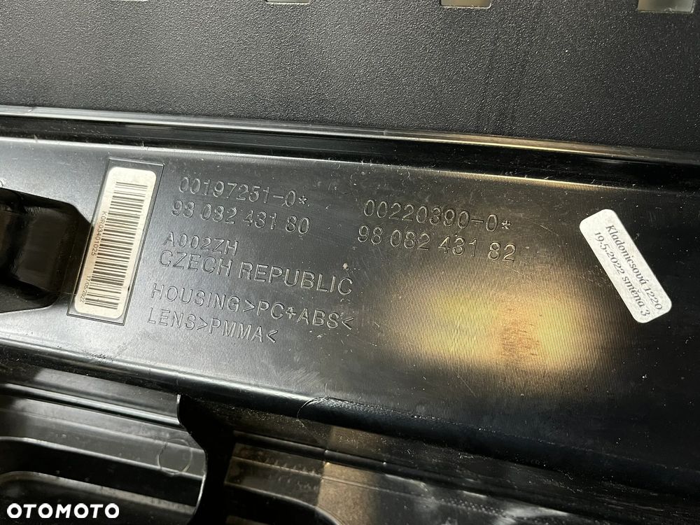 EXPERT III Jumpy III ProAce Lampa tylna lewa oryginał oryginalna 9808243180 9808243182 - 4