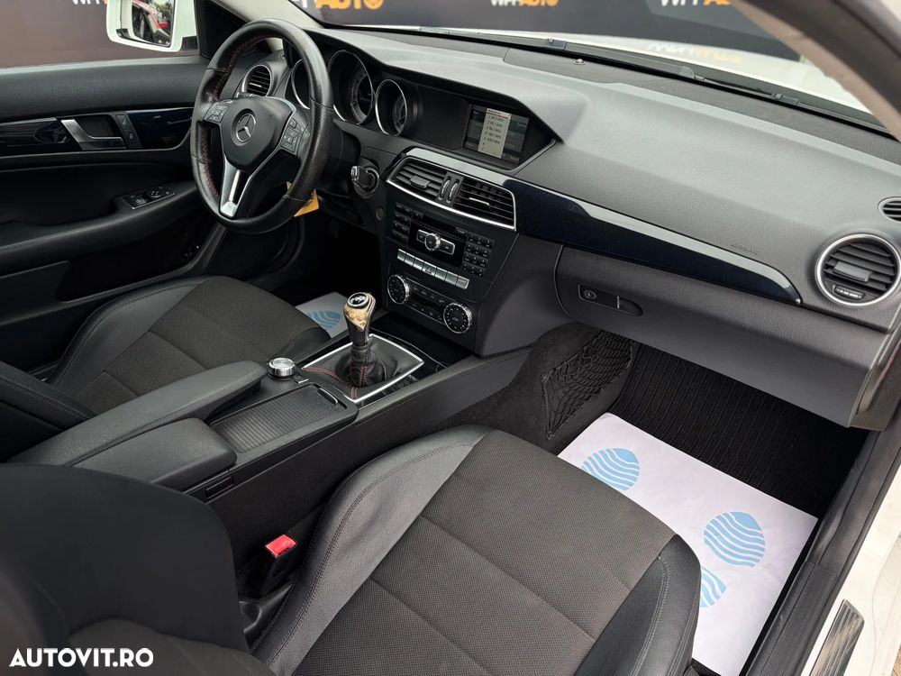 Mercedes-Benz C 180 Edition - 13