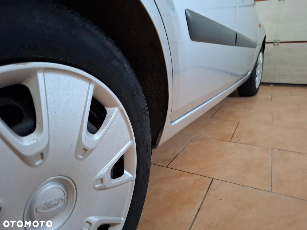 Ford Fiesta 1.3 Style - 26
