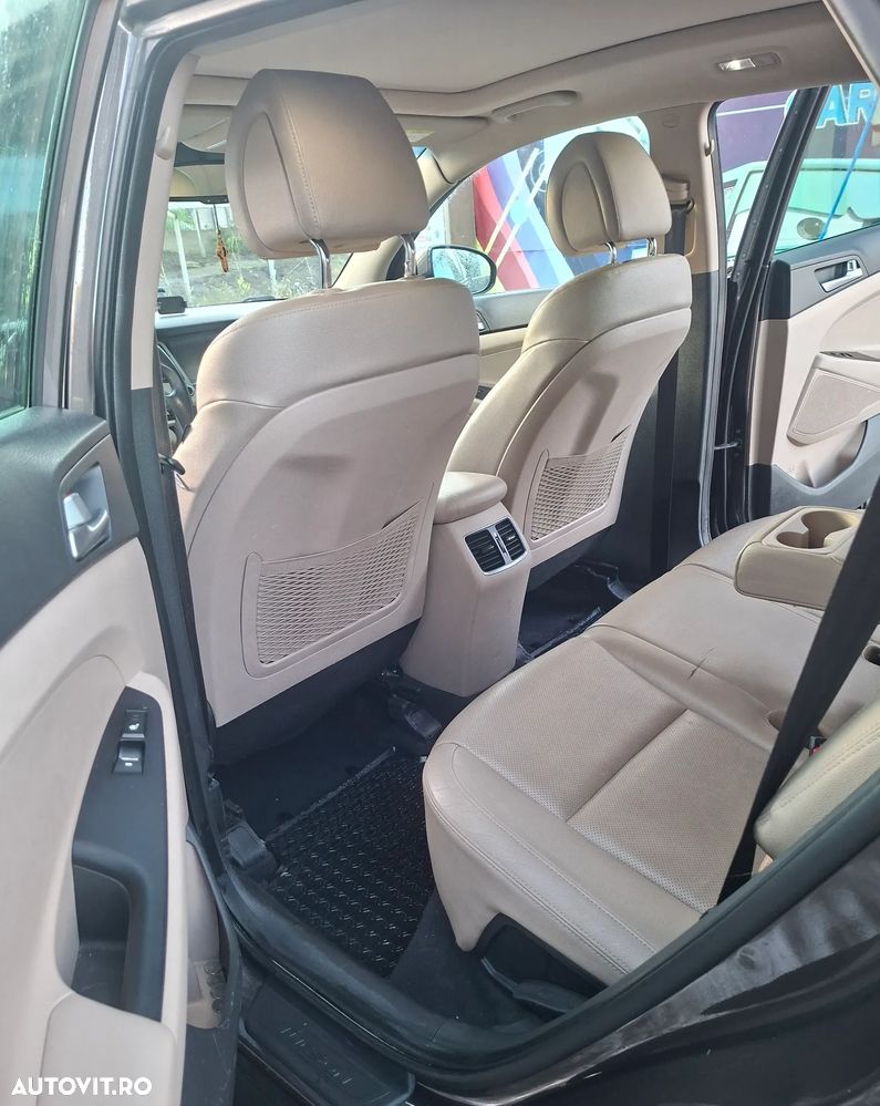 Hyundai Tucson 2.0 CRDI 4WD Automatik Premium - 31