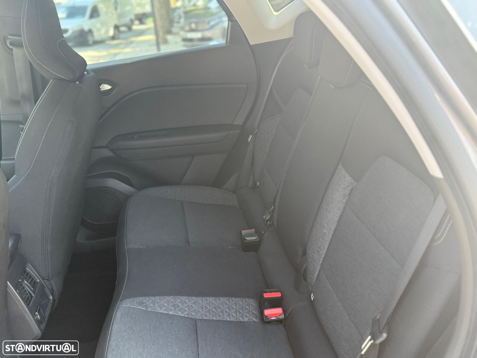 Renault Captur 1.6 E-Tech Full Hybrid Engineered - 4