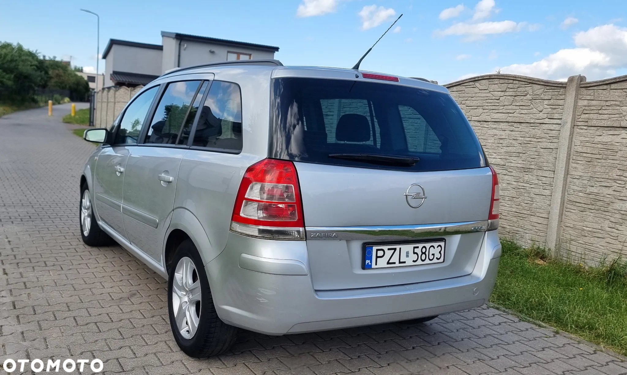 Opel Zafira - 10