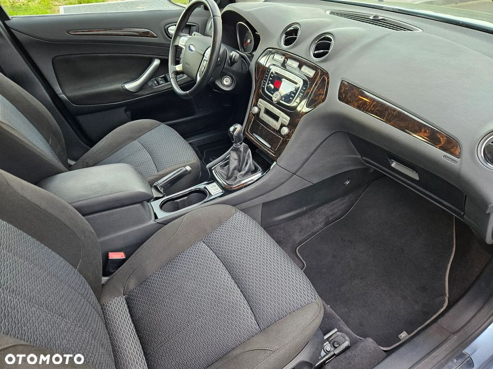 Ford Mondeo 2.0 Ghia Executive - 10