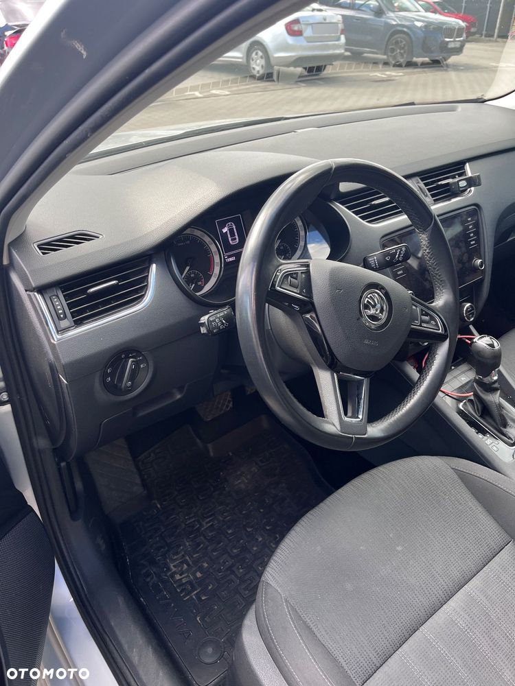 Skoda Octavia 2.0 TDI Ambition DSG - 6