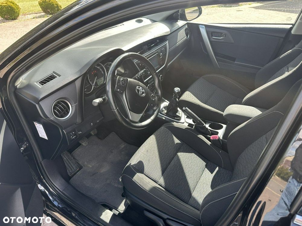 Toyota Auris - 22