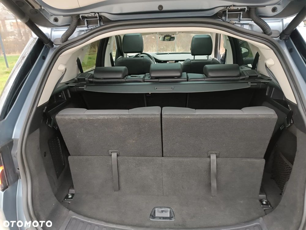 Land Rover Discovery Sport 2.0 D240 R-Dynamic SE - 40