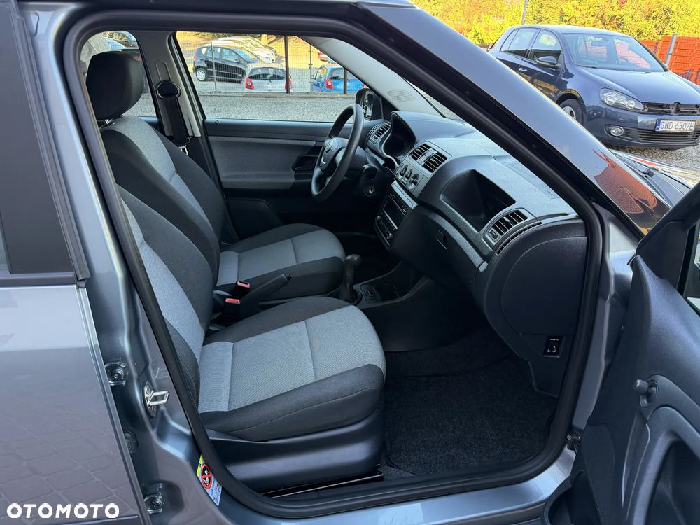 Skoda Fabia 1.2 HTP Ambiente - 19