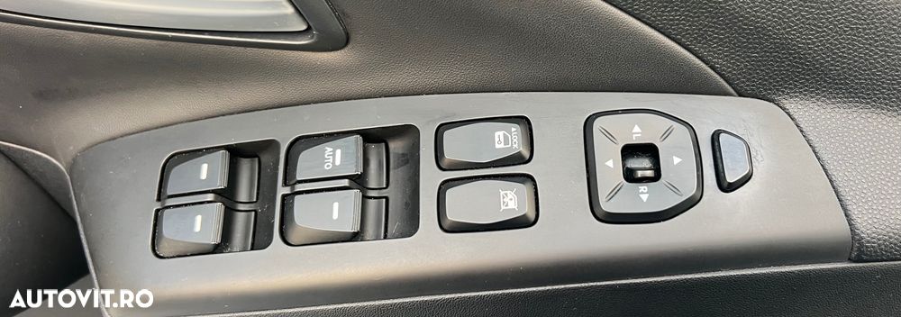 Hyundai ix35 2.0 CRDI 4WD Automatik Fifa World Cup Gold Edition - 24