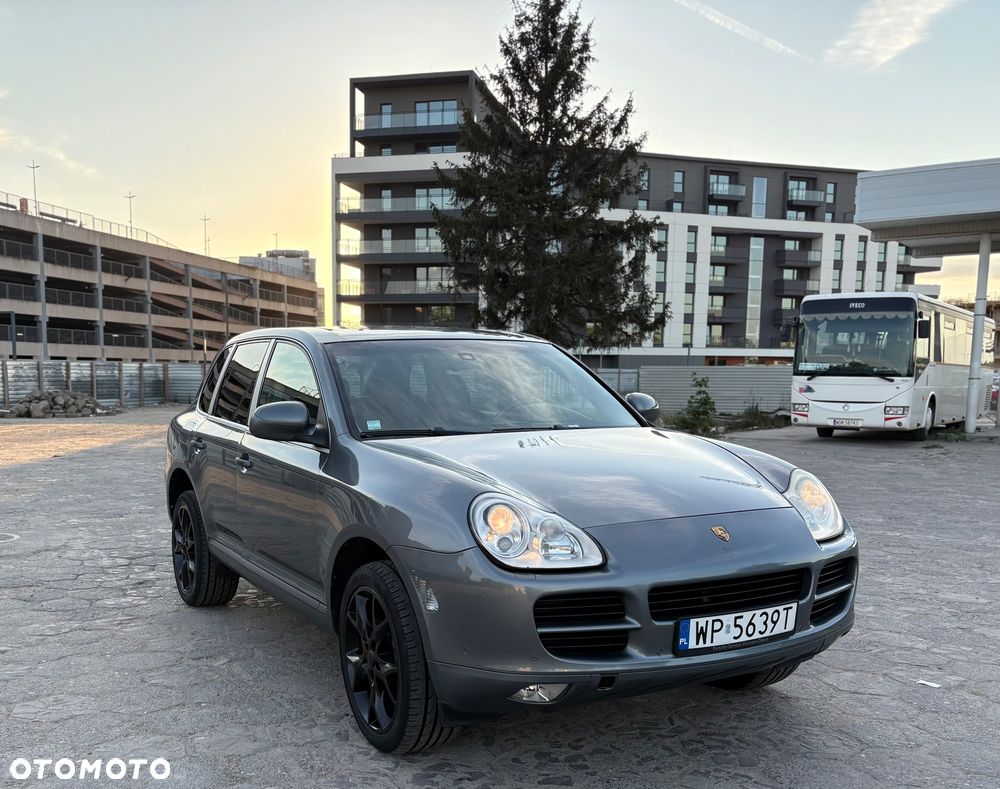 Porsche Cayenne - 2