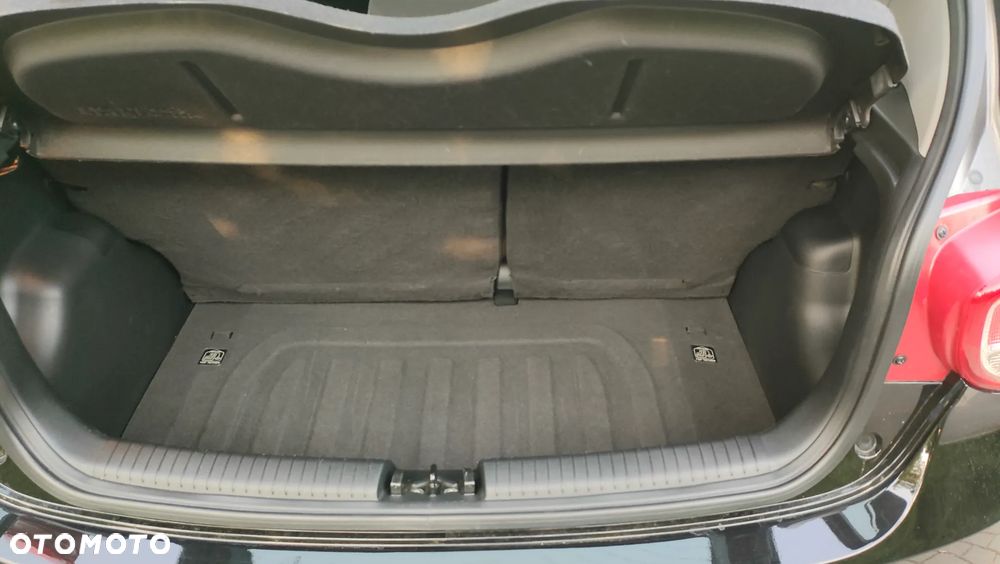 Hyundai i10 1.0 Fifa World Cup Edition - 7