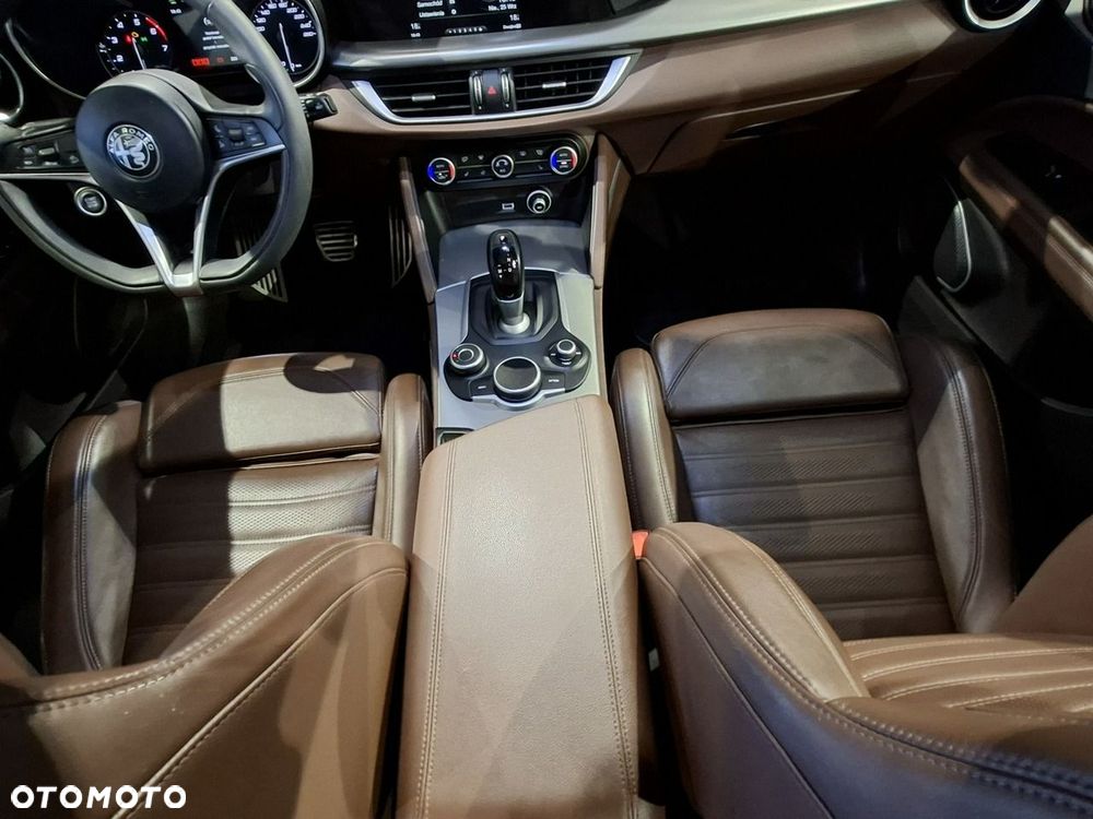 Alfa Romeo Stelvio 2.0 Turbo Veloce Q4 - 19