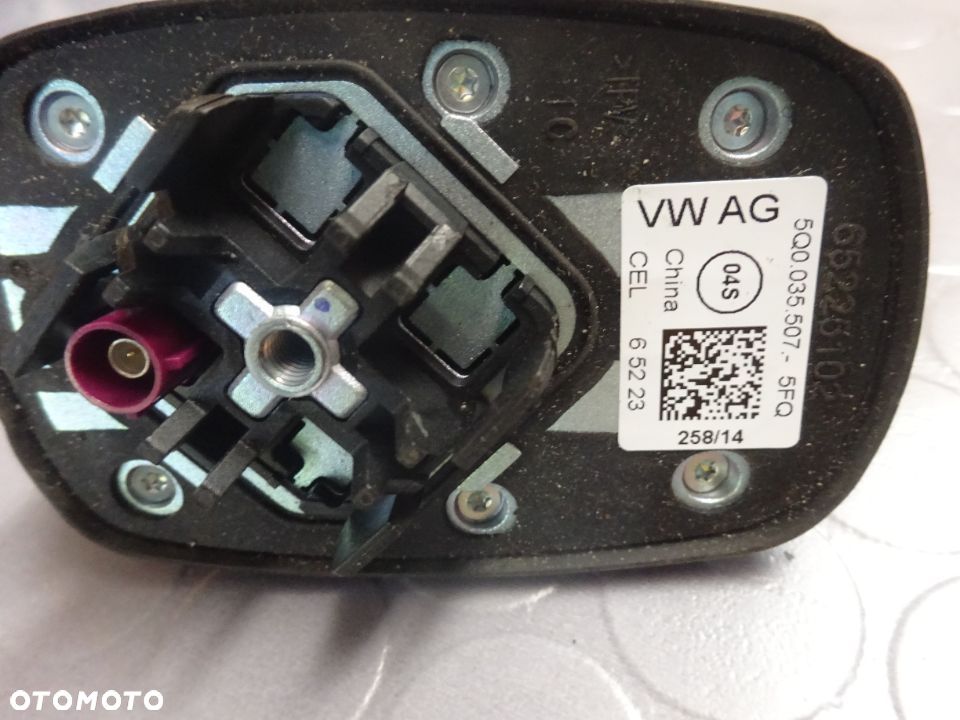 5Q0035507 Antena dachowa GPS VW Golf VII L5FQ czesci - 2