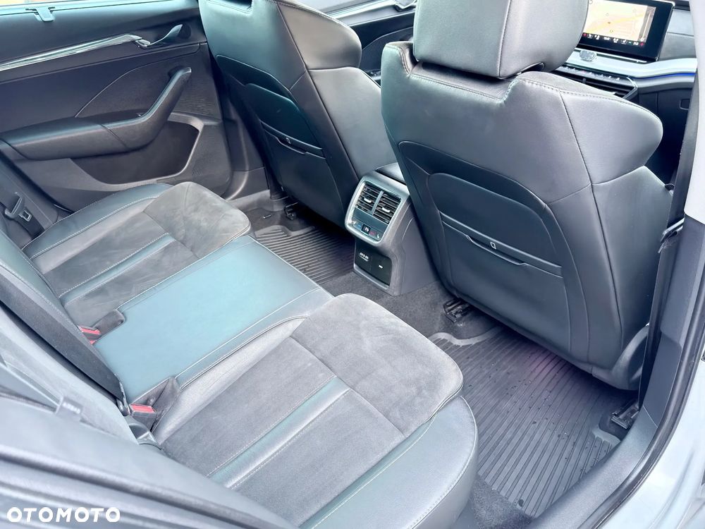 Skoda Octavia 2.0 TDI DSG First Edition - 10