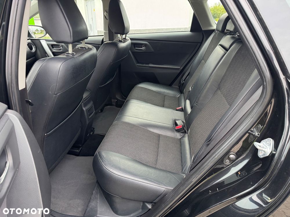 Toyota Auris 1.8 HSD Luna - 23