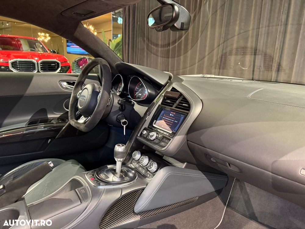 Audi R8 5.2 FSI Quattro R-Tronic - 23