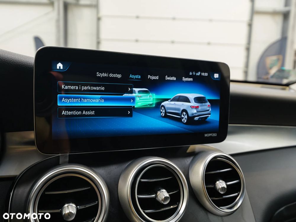 Mercedes-Benz GLC 200 d 4Matic 9G-TRONIC AMG Line - 29