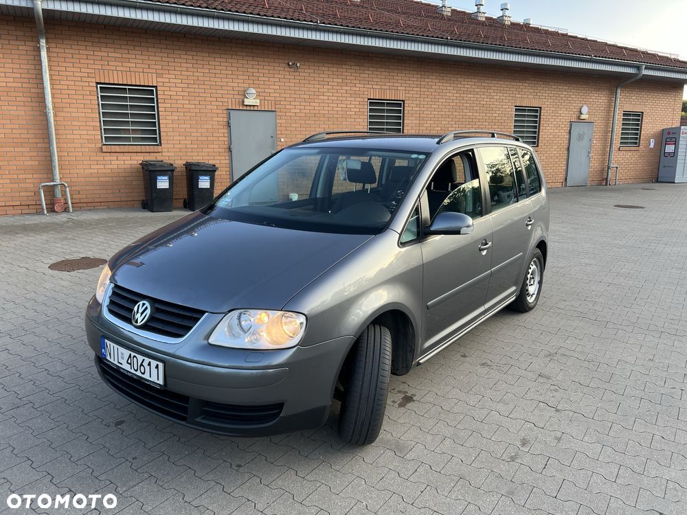 Volkswagen Touran - 1