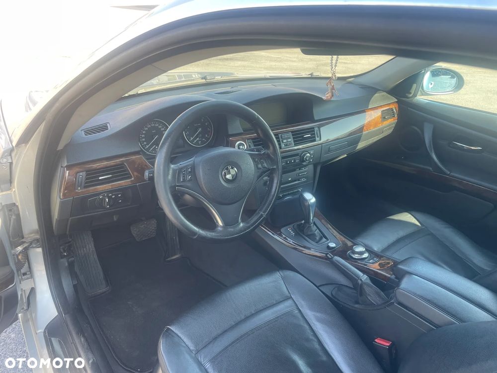 BMW Seria 3 325i - 12