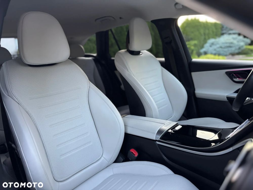 Mercedes-Benz GLC 220 d 4Matic 9G-TRONIC AMG Line Advanced - 10