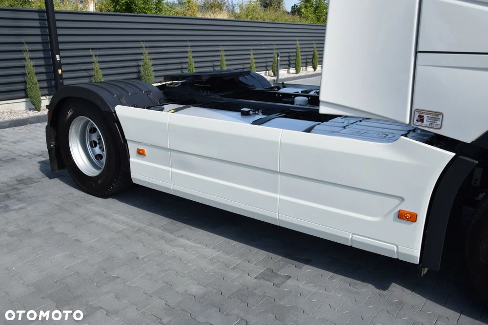 Volvo FH500 / EURO 6 / NOWY MODEL / KLIMATYZACJA POSTOJOWA / ACC / LEDY / 2 ZBIORNIKI PALIWA / FULL SPILERY / 2022 / SERWISOWANY / SPROWADZONY - 19