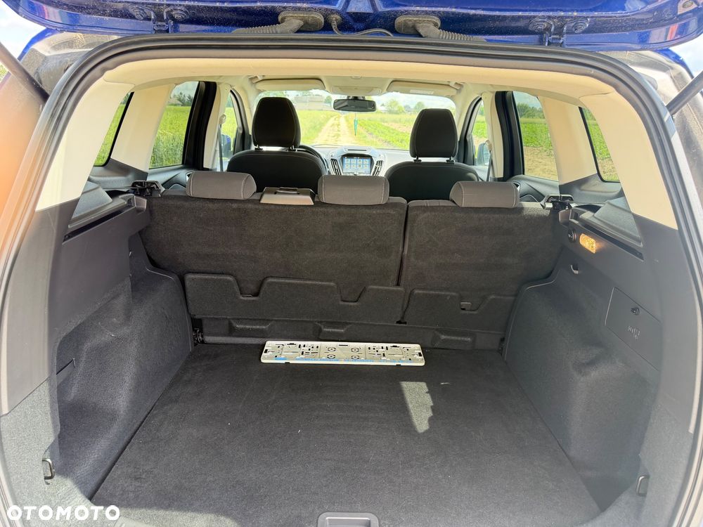 Ford Kuga - 12