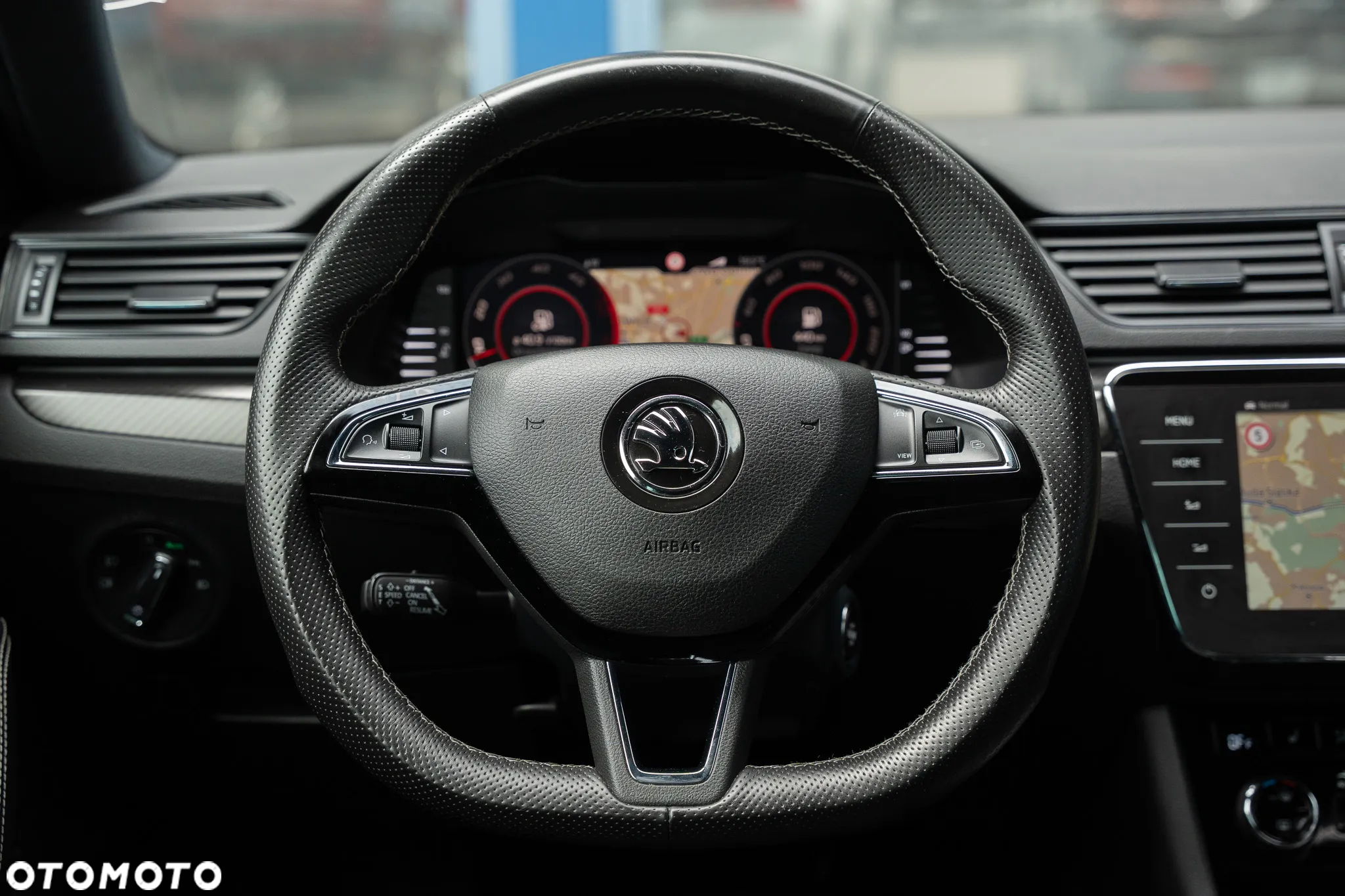 Skoda Superb 2.0 TDI DSG Sportline - 24