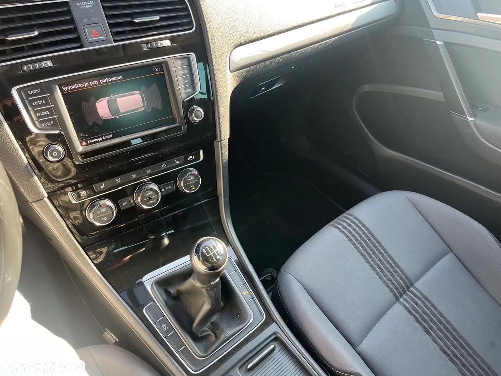 Volkswagen Golf 1.2 TSI BMT Trendline - 12