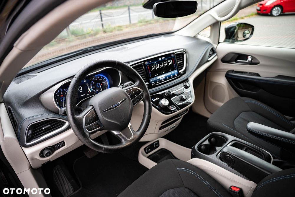 Chrysler Pacifica - 14