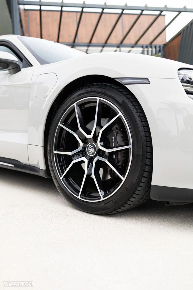 Porsche Taycan Sport Turismo - 27
