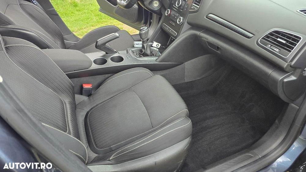 Renault Megane Energy dCi Intens - 11